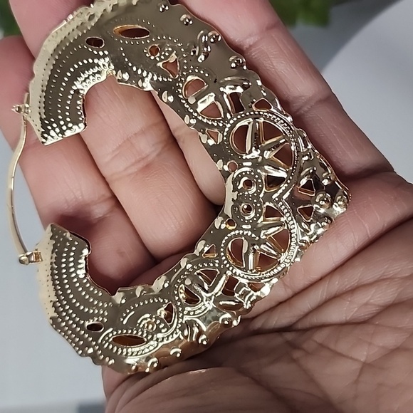 Large Statement Gold Filled Doorknocker Filigree  Hoop Earrings - Picture 3 of 8